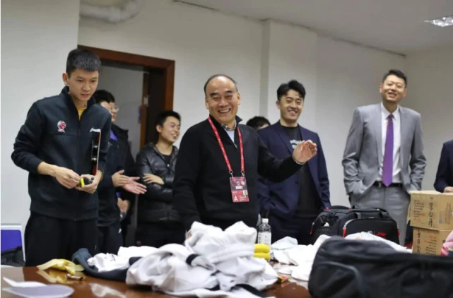 如何在篮球训练中有效运用激励手段_1